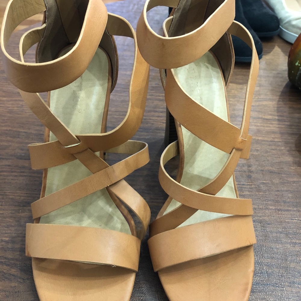 Bamboo Heels size 9 NEVER WORN
